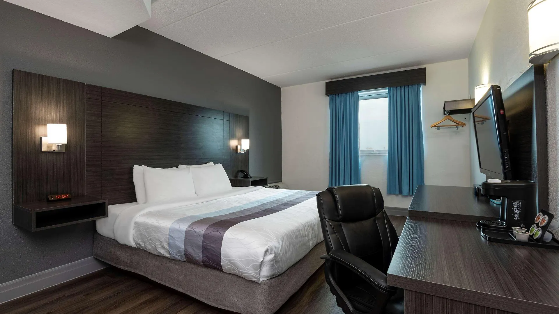 Comfort Hotel Niagara Falls 4*,  Canada